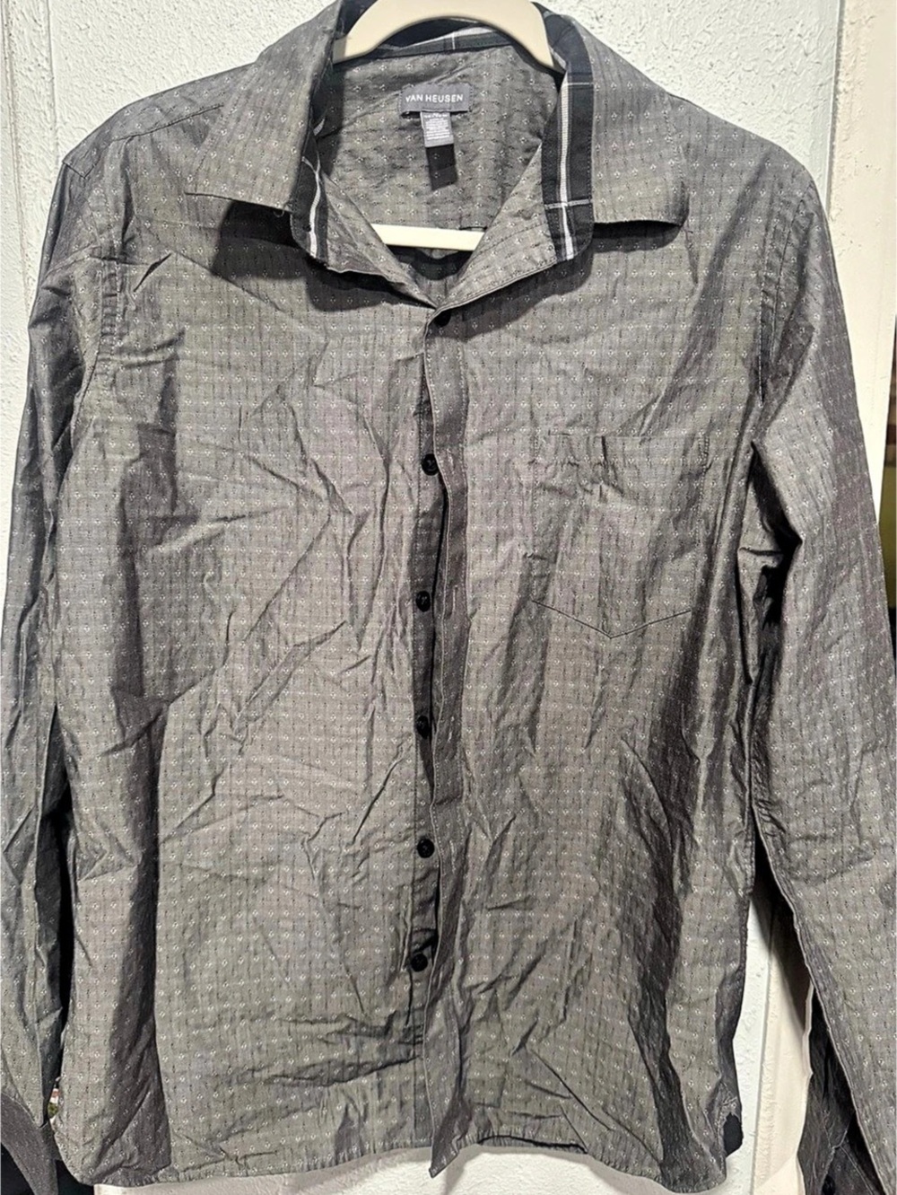 Van Heusen Men's Geometric Button Down Shirt Size Medium